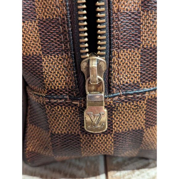 Louis Vuitton Damier Ebene Toiletry Bag 25 - Picture 10 of 12
